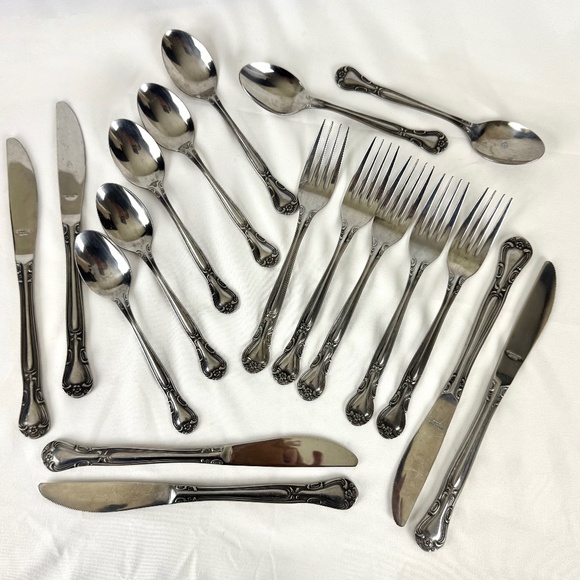 Vintage Wallace Plantation Stainless Flatware 18 pc Lot Teaspoons Forks Knives - Picture 11 of 11